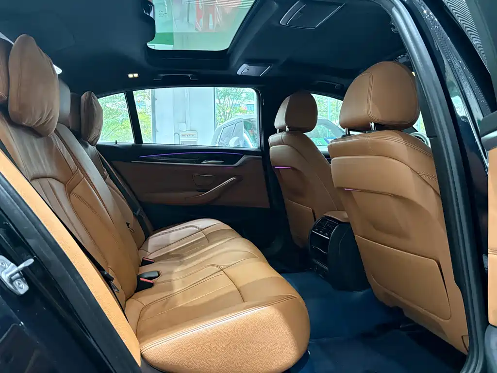 BMW 5 Series — миниатюра 22