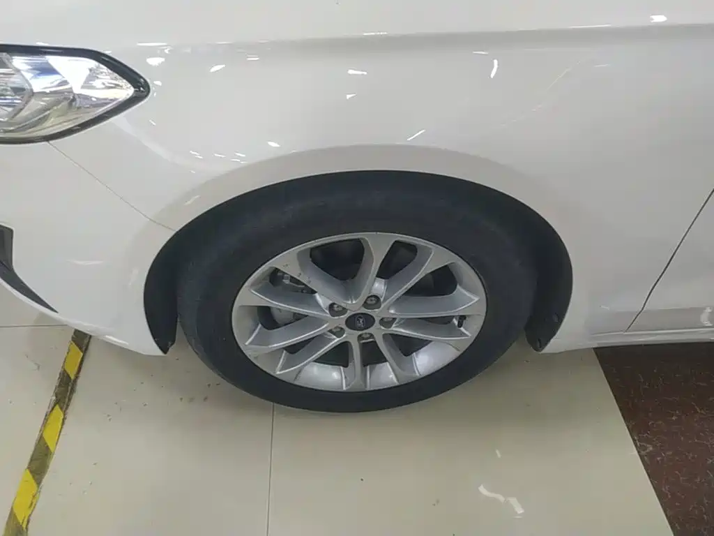 Ford Mondeo — миниатюра 23