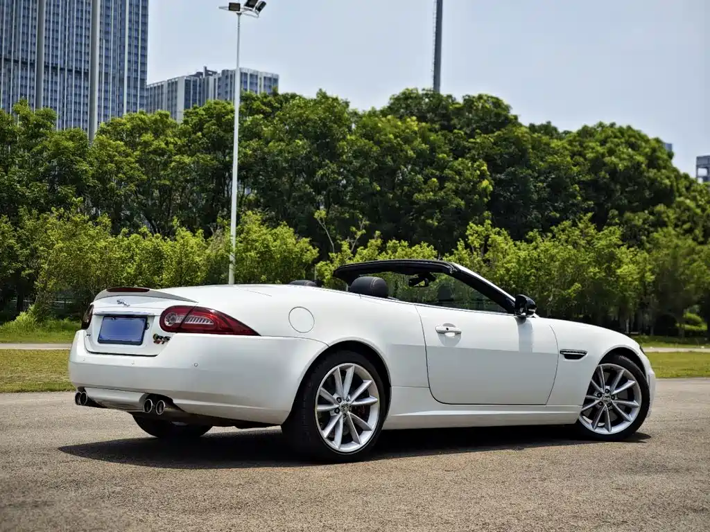 Jaguar XK — миниатюра 6