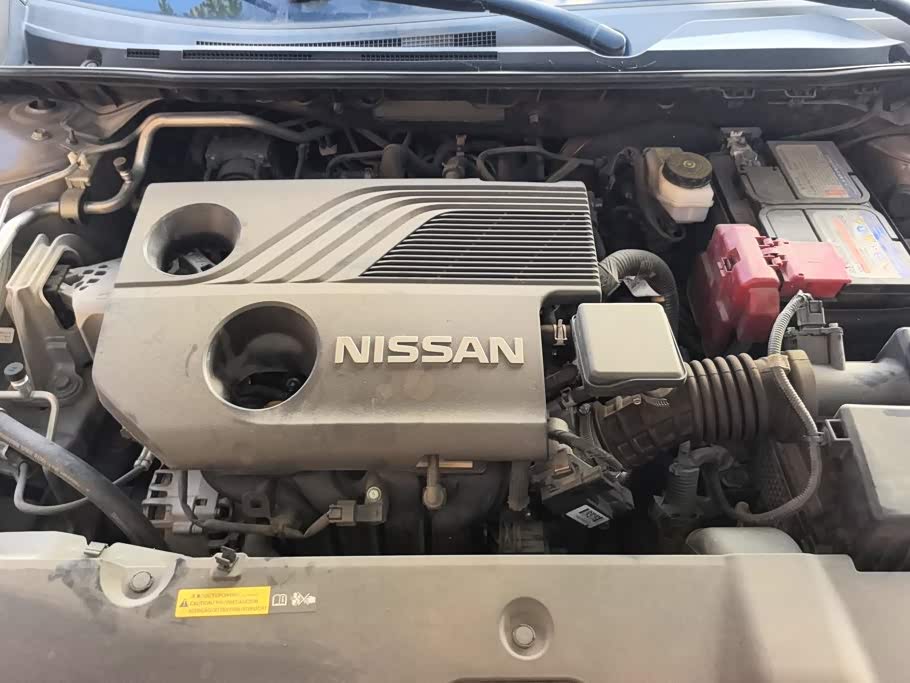 Nissan Sylphy 1.6 л 2021 г. Серебристо-серый, пробег 45599 км