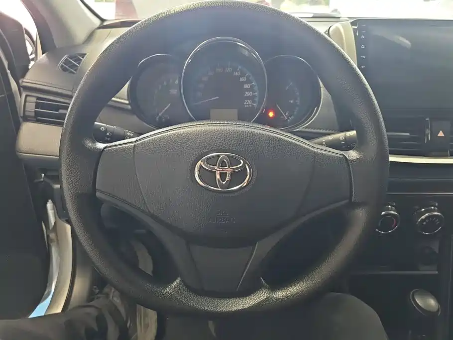 Toyota Yaris L — миниатюра 15
