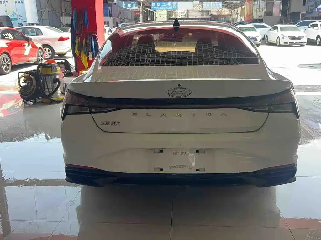 Hyundai Elantra — миниатюра 6