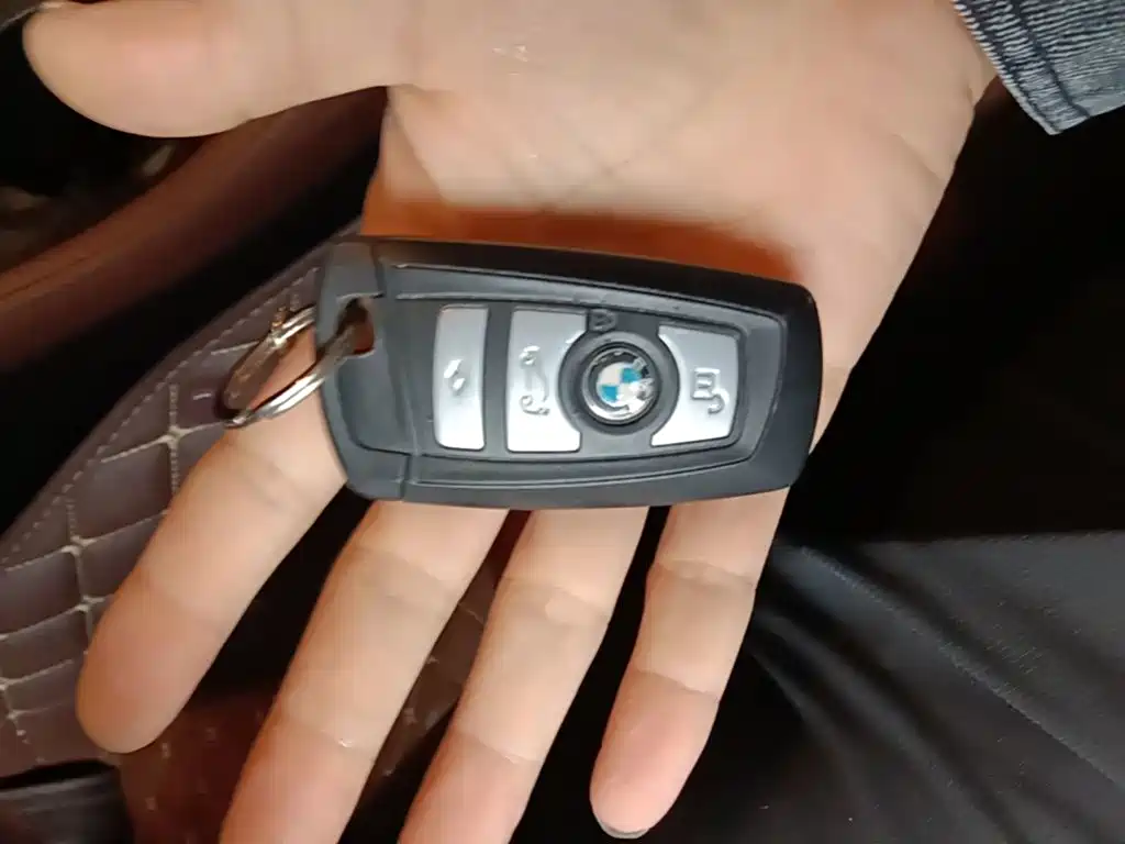 BMW 5 Series — миниатюра 9