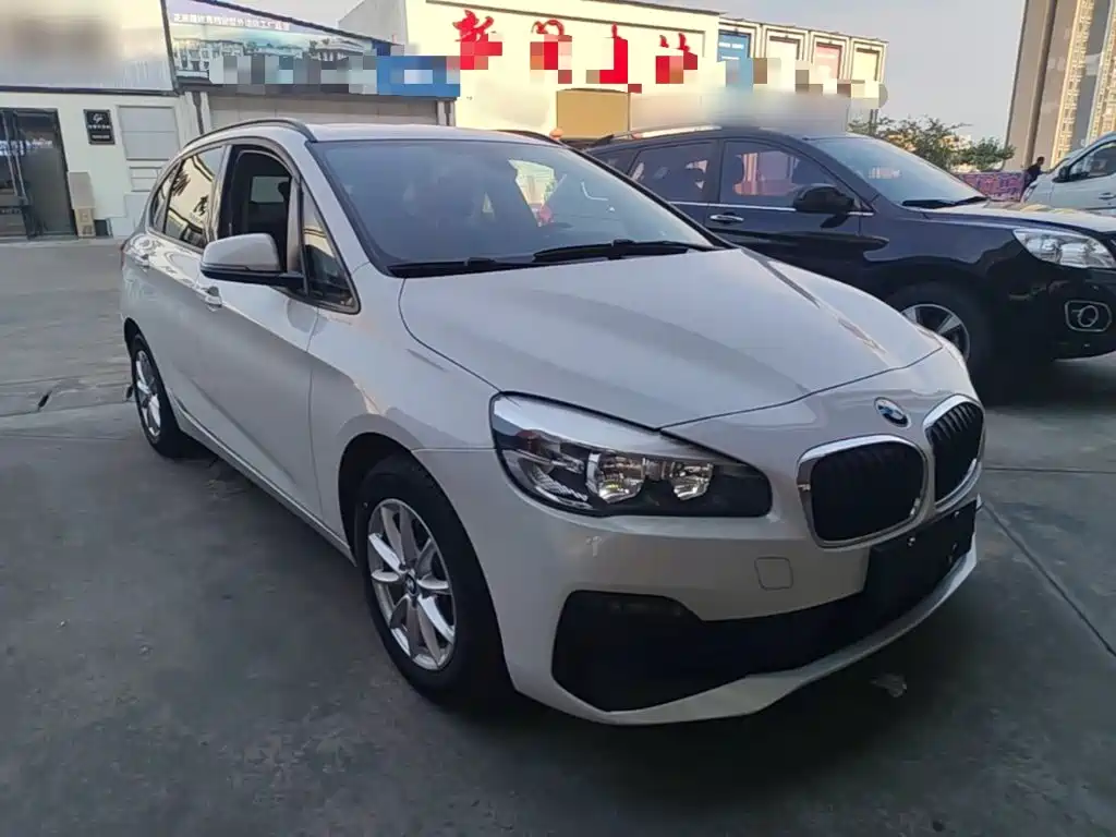 BMW 2 Series Active Tourer — миниатюра 4