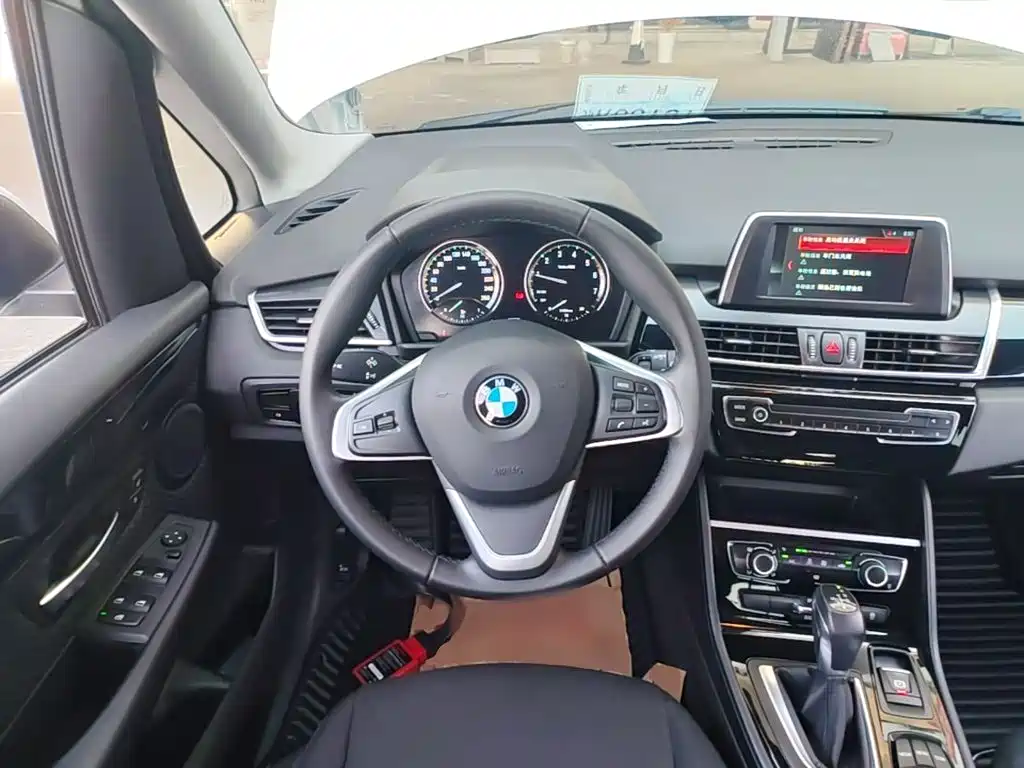 BMW 2 Series Active Tourer — миниатюра 11