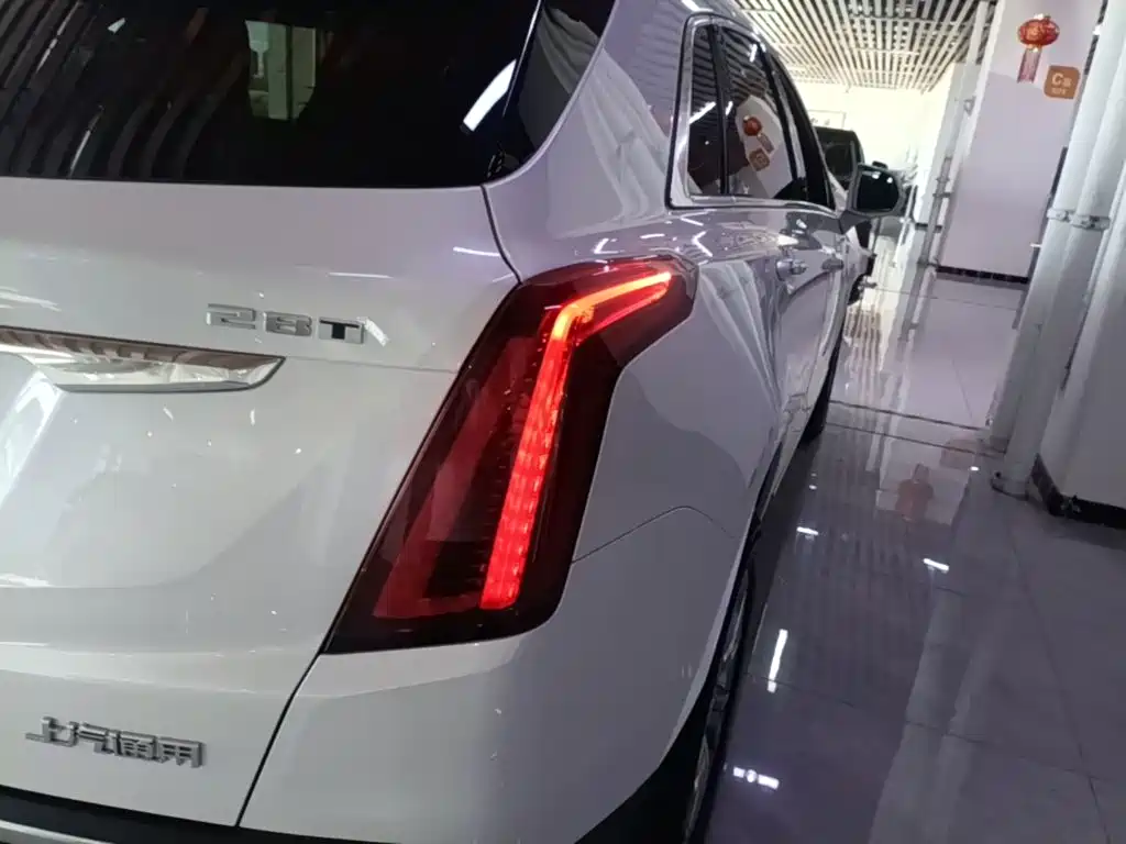 Cadillac XT5 — миниатюра 8