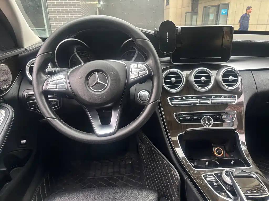 Mercedes-Benz C-Class — миниатюра 15