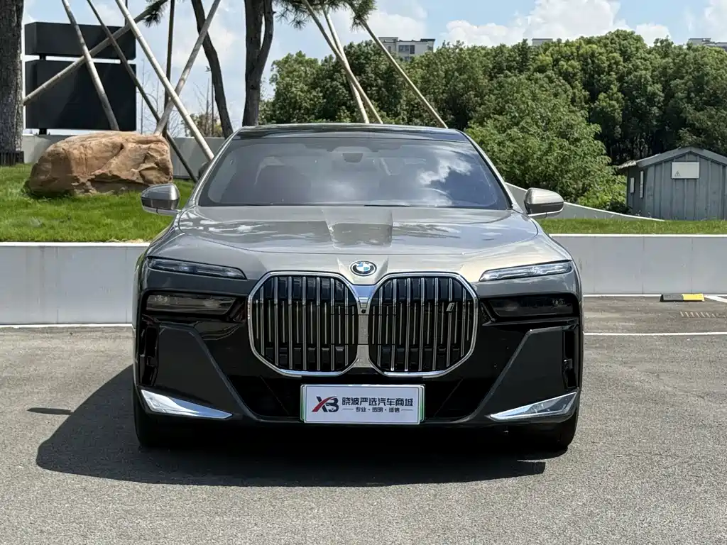 BMW i7 — миниатюра 2