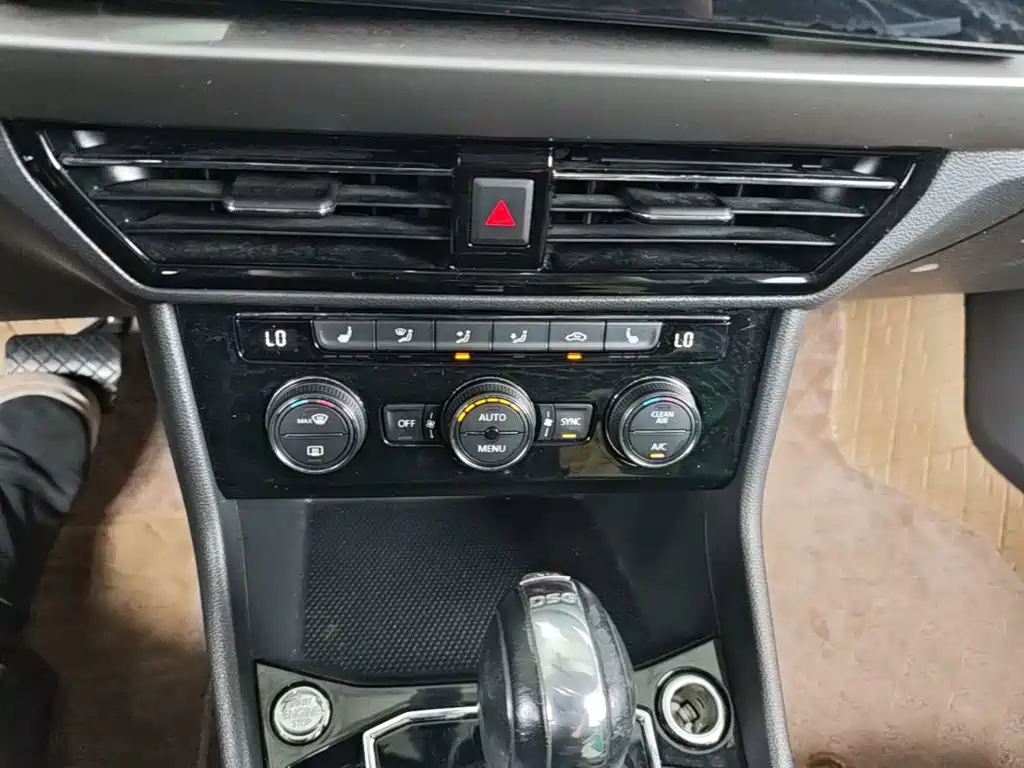 Volkswagen Lavida — миниатюра 13