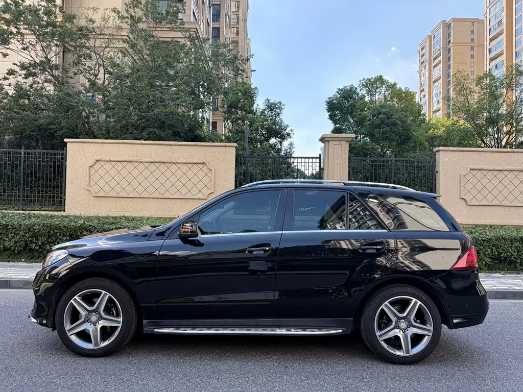 Mercedes-Benz GLE (Import) — миниатюра 7