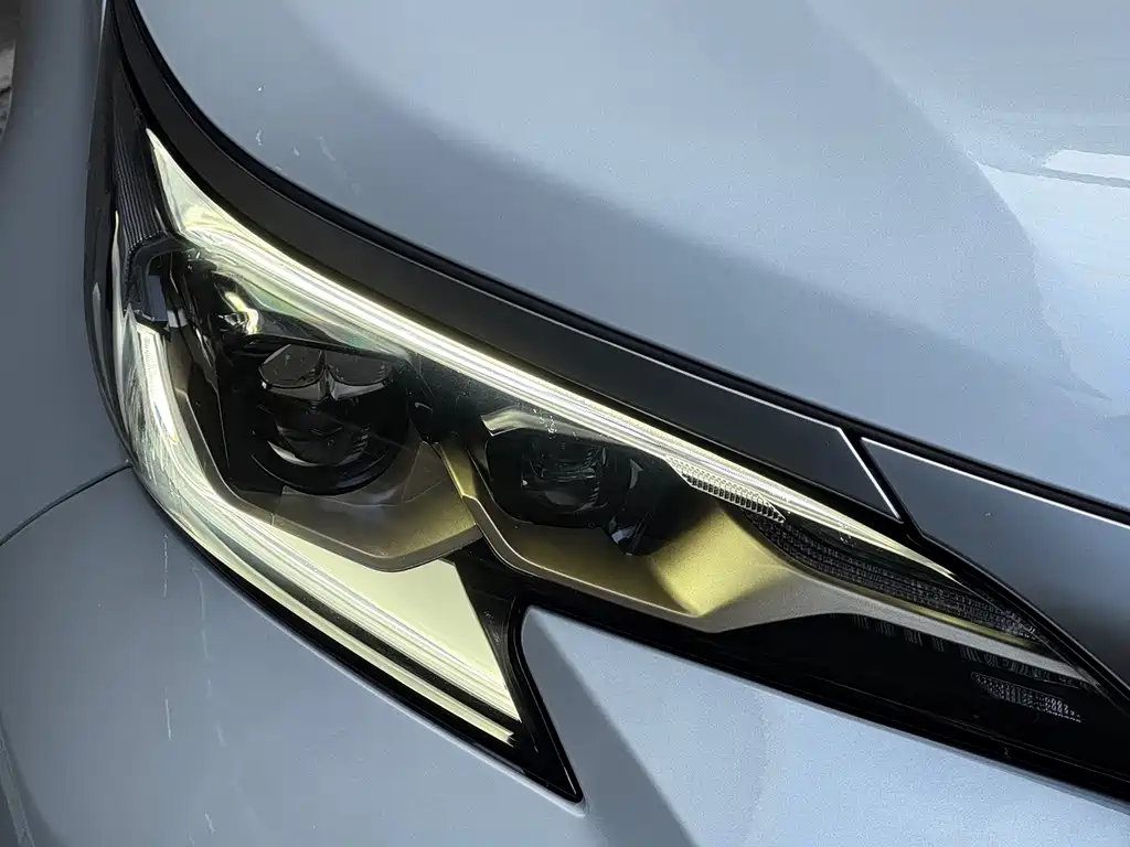 Toyota Sienna — миниатюра 8