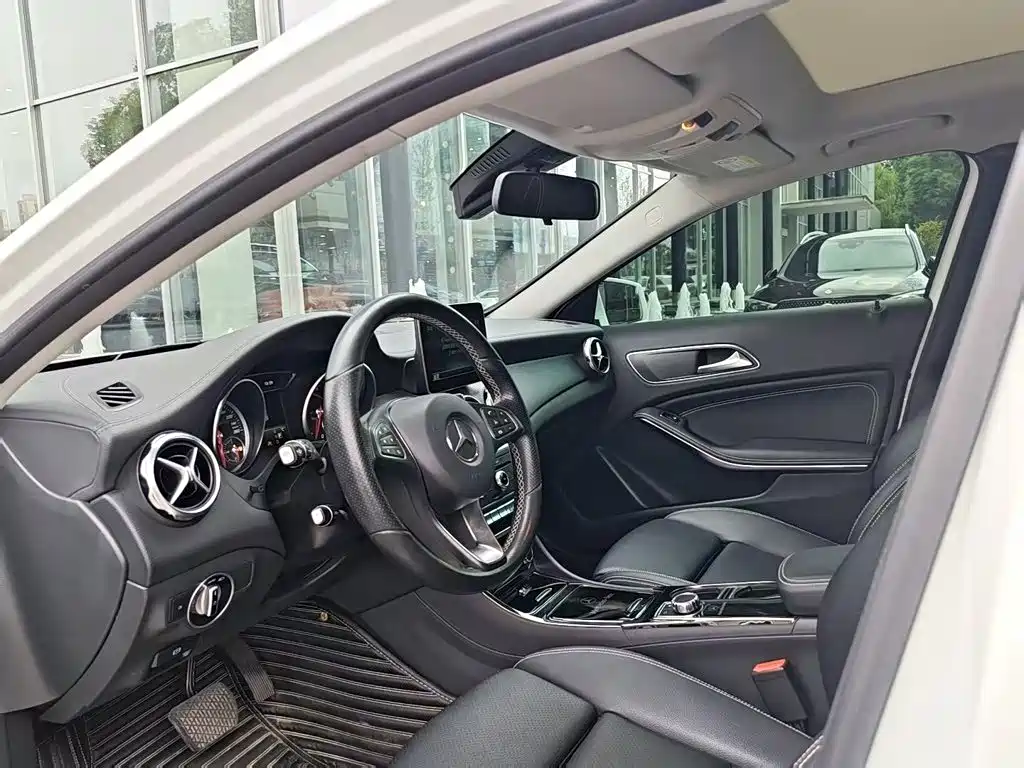 Mercedes-Benz GLA — миниатюра 28