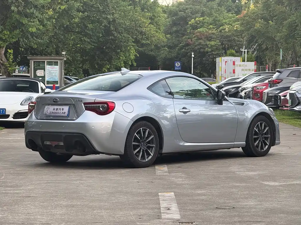 Subaru BRZ — миниатюра 5