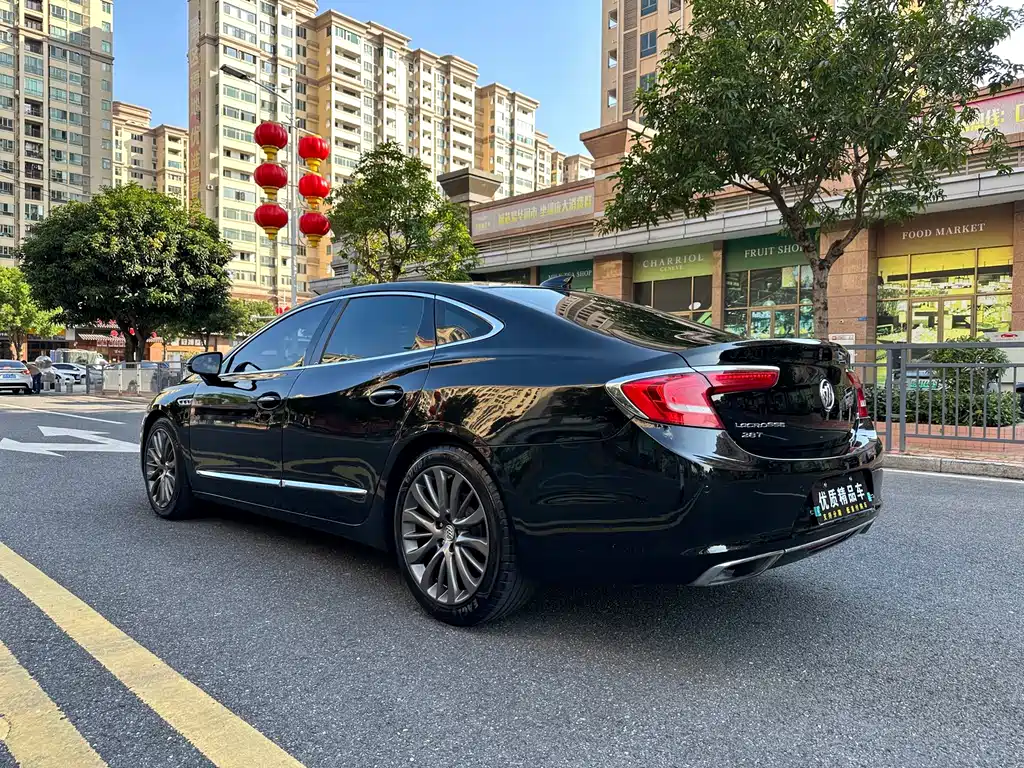 Buick LaCrosse — миниатюра 6