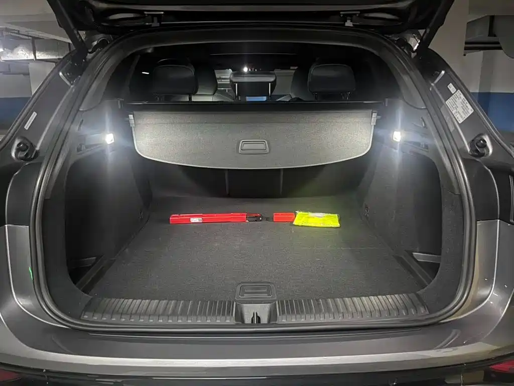 Audi Q6L e-tron — миниатюра 5