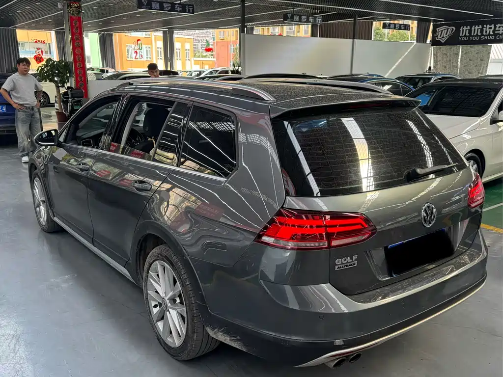 Volkswagen Golf 2019 1.8TSI