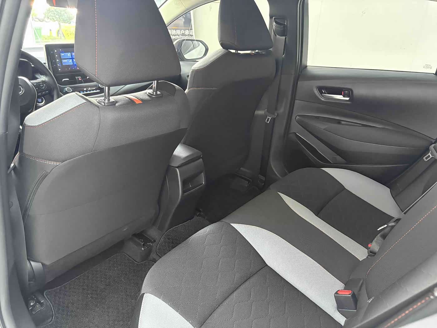Toyota Corolla 1.2 л 2022 г. Белый, пробег 32000 км