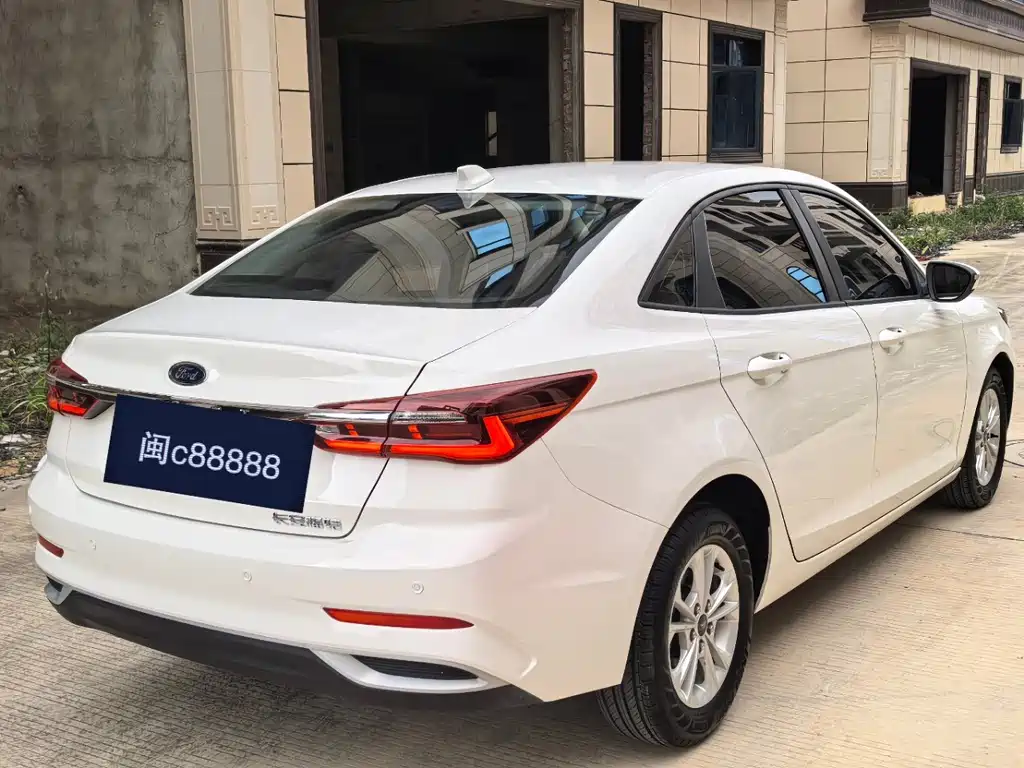 Ford Escort — миниатюра 7