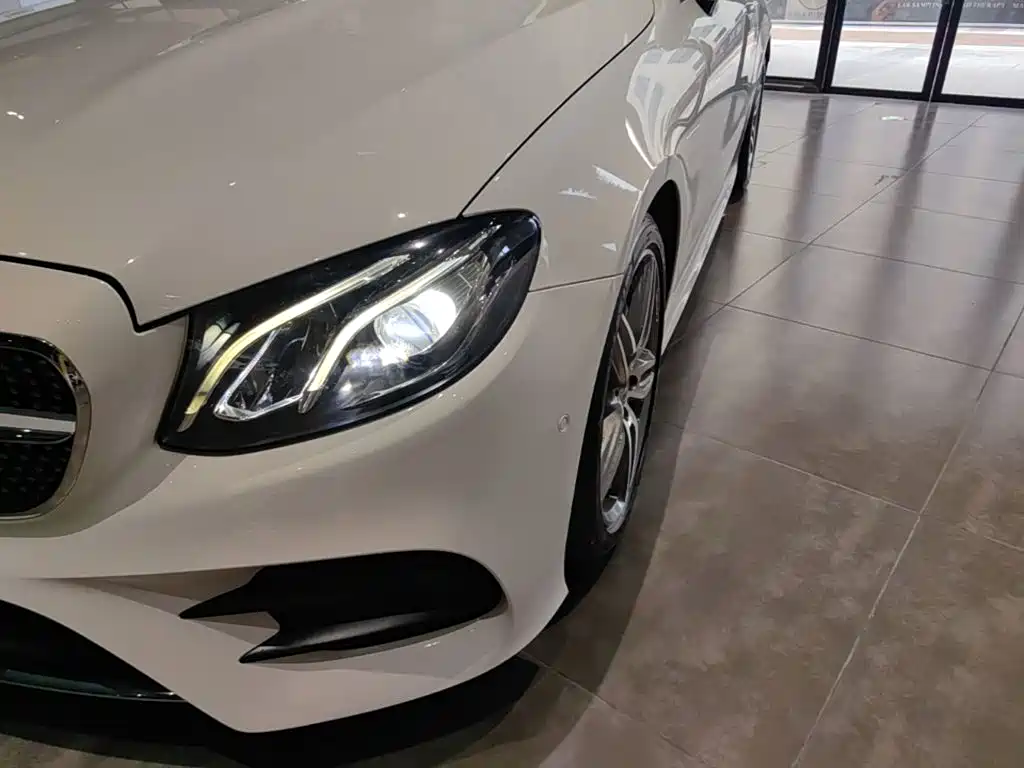 Mercedes-Benz E-Class (Import) — миниатюра 24