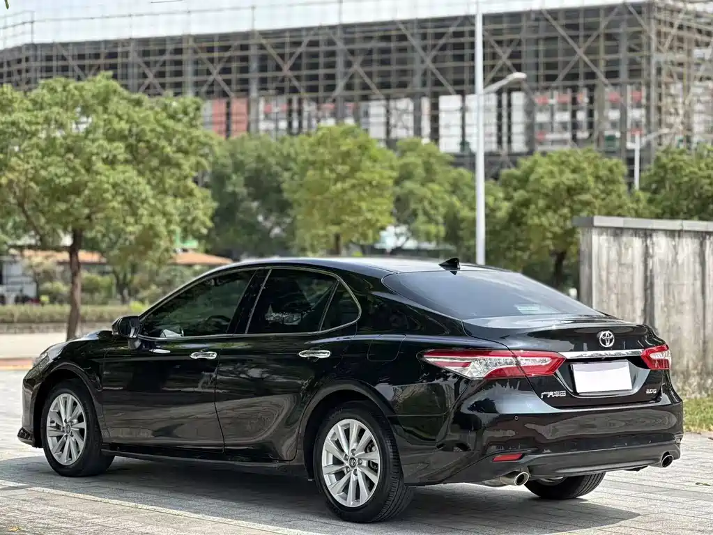 Toyota Camry — миниатюра 7