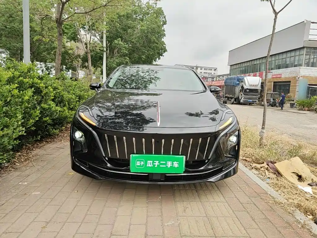 Hongqi Hongqi E-QM5 — миниатюра 3