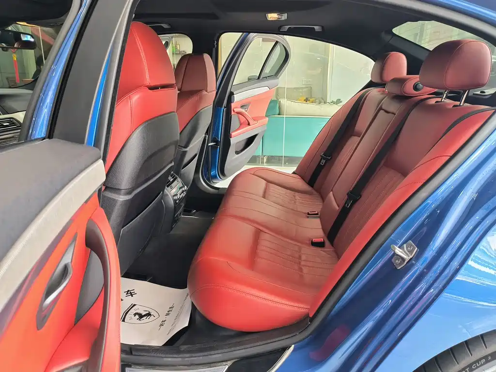 BMW M5 — миниатюра 4