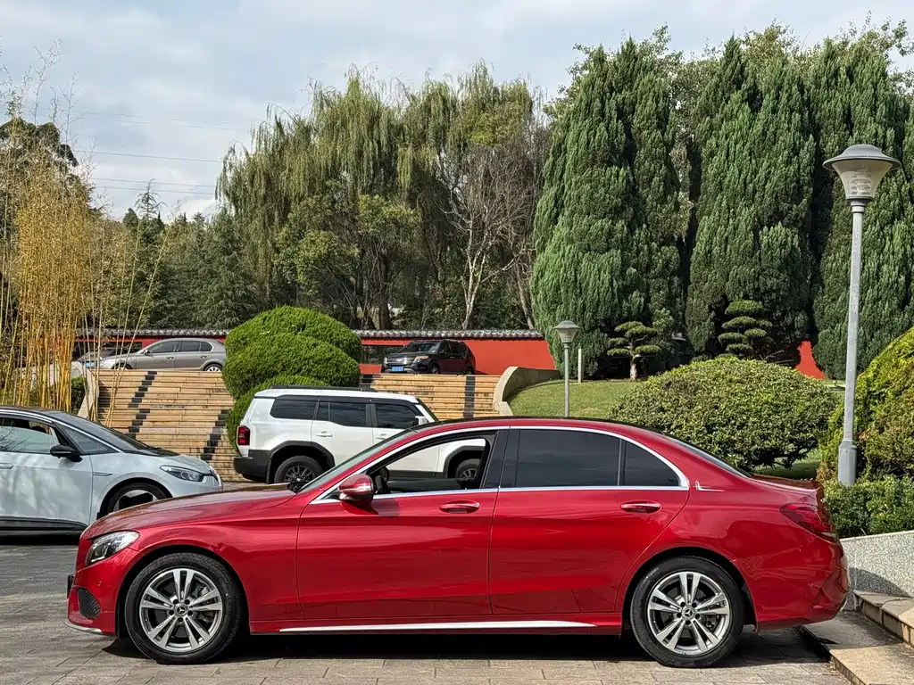 Mercedes-Benz C-Class — миниатюра 8