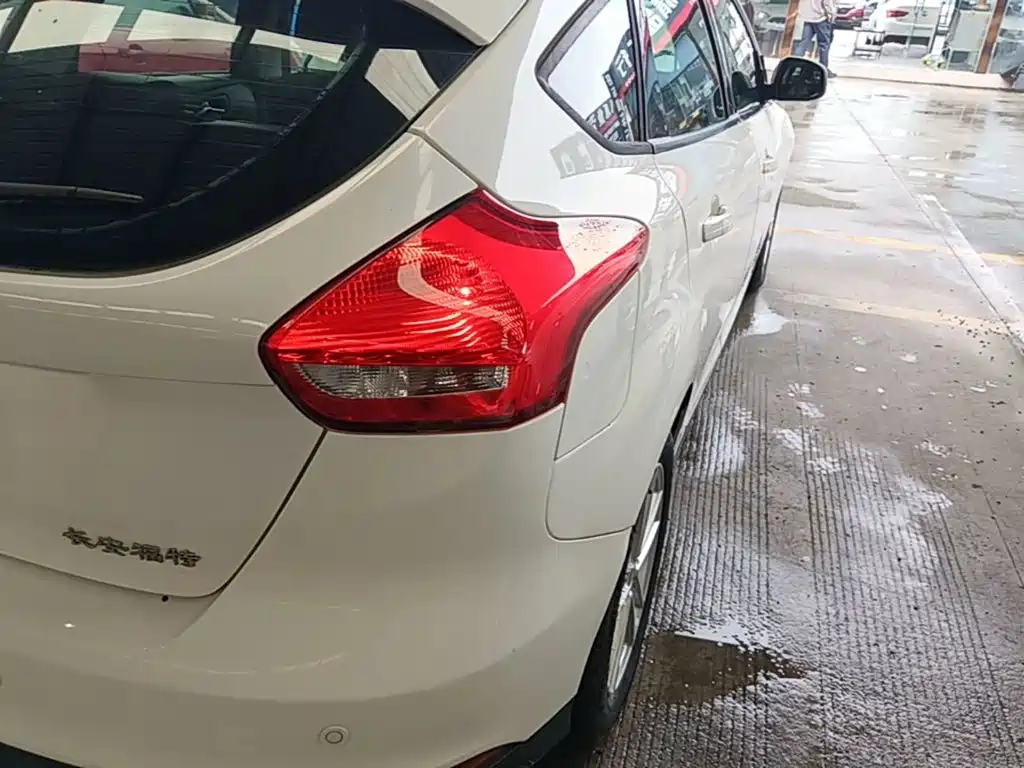 Ford Focus — миниатюра 8