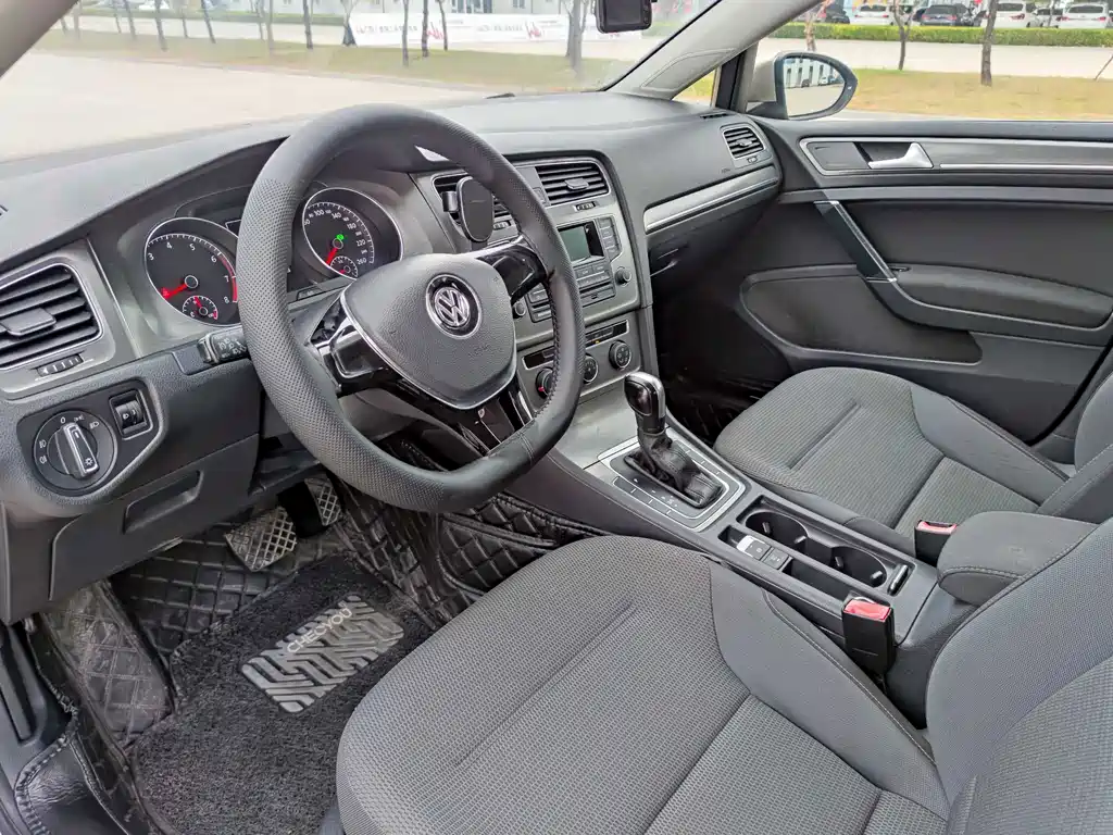 Volkswagen Golf — миниатюра 6