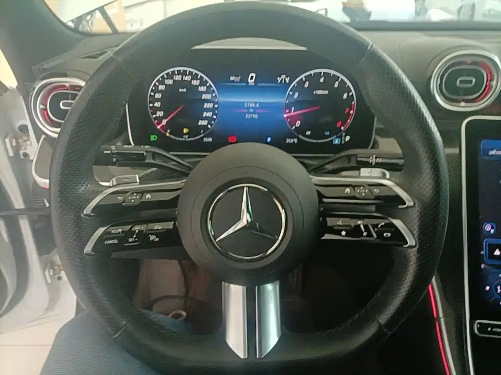 Mercedes-Benz C-Class — миниатюра 11
