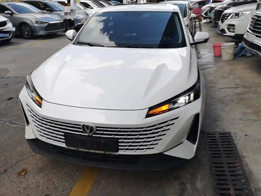 Changan Yida — миниатюра 3