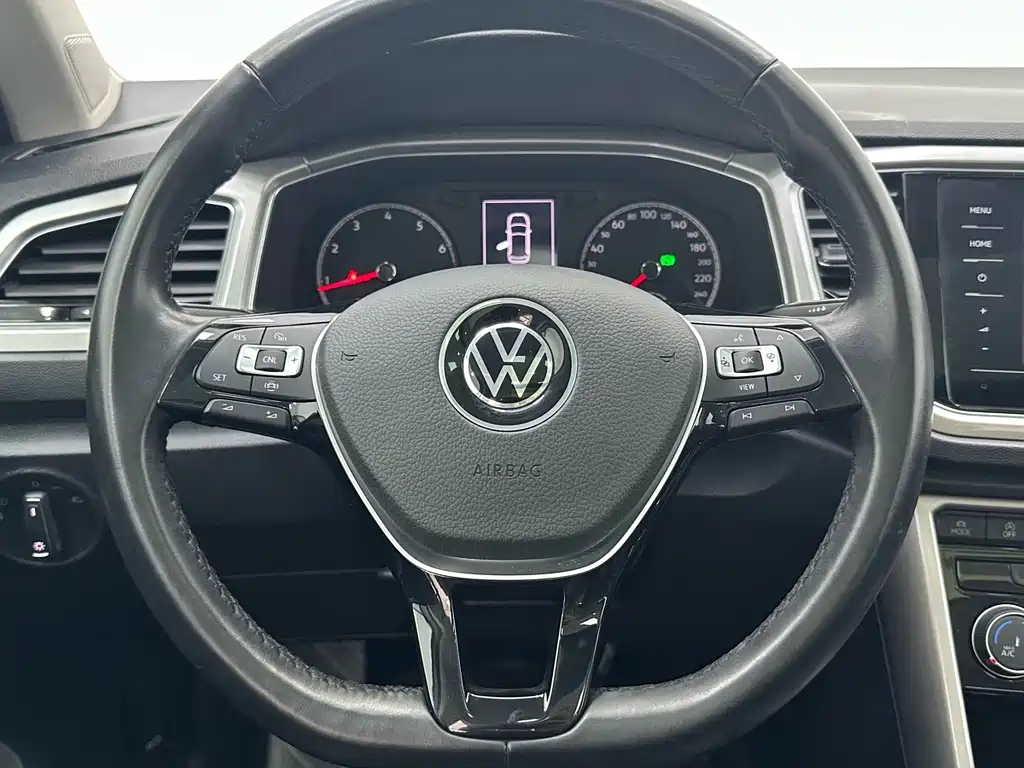 Volkswagen T-Roc — миниатюра 11