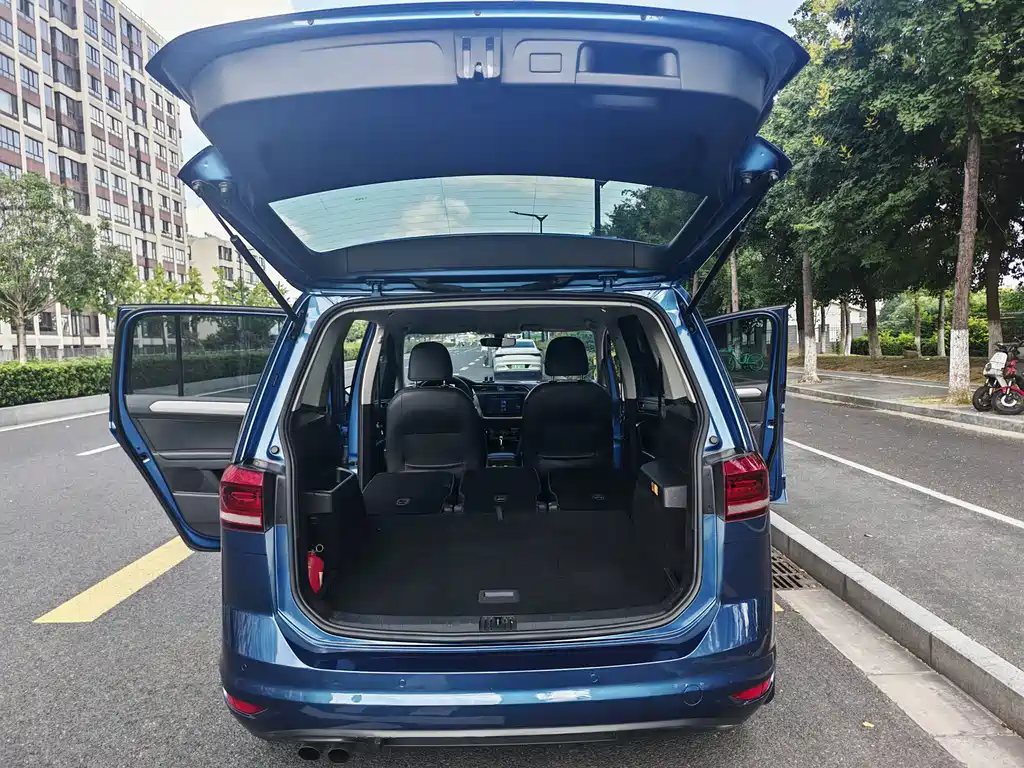 Volkswagen Touran — миниатюра 19