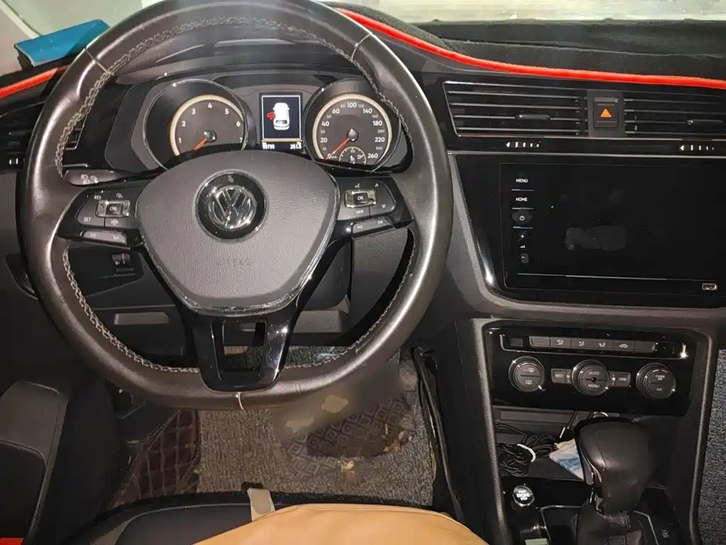 Volkswagen Tiguan L — миниатюра 10