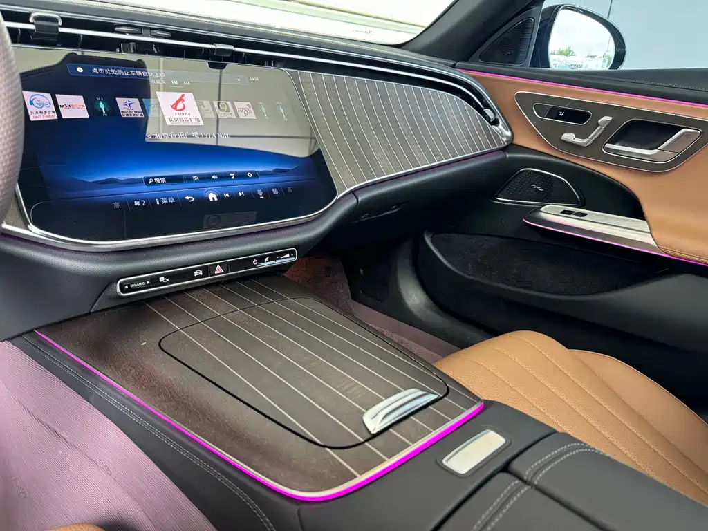 Mercedes-Benz E-Class — миниатюра 7