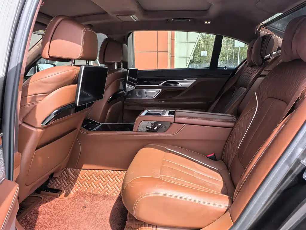 BMW 7 Series 7 2018 740Li xDrive Premium M Sport
