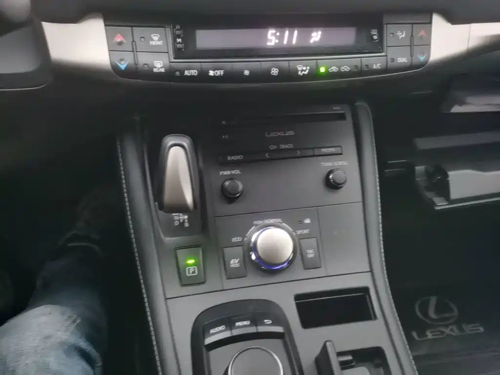 Lexus CT — миниатюра 10