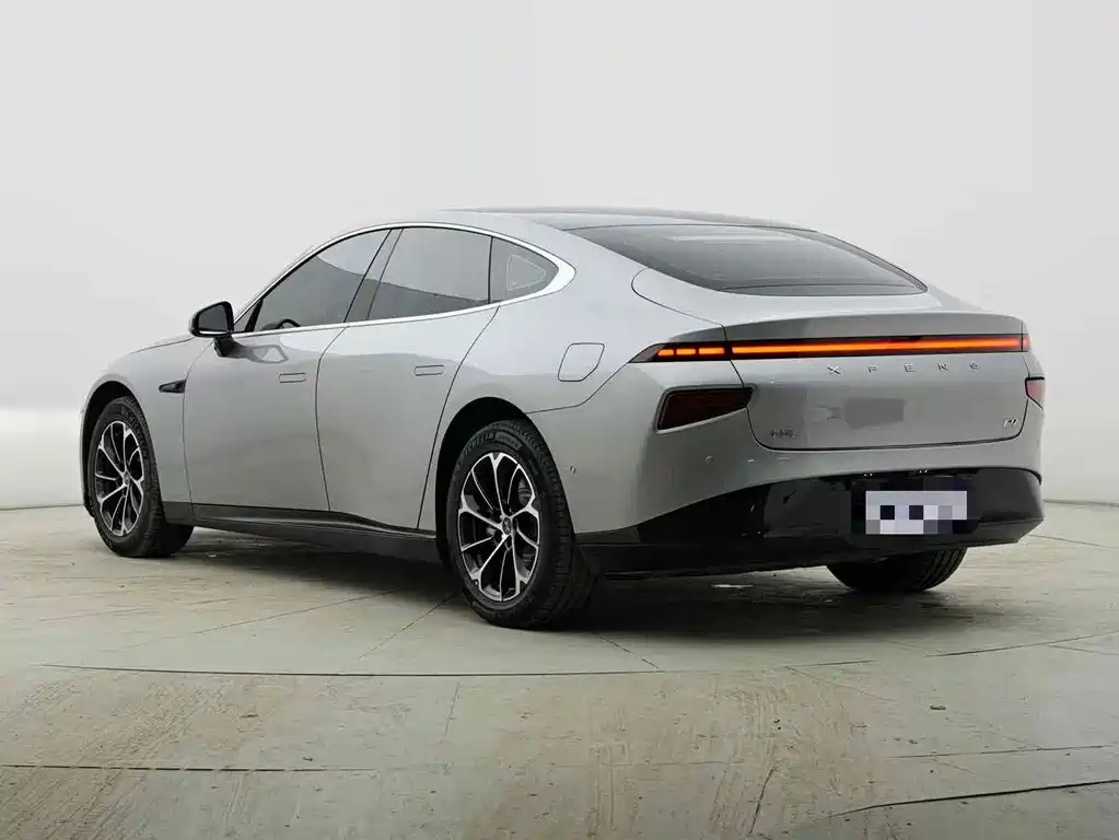 XPeng P7 — миниатюра 13
