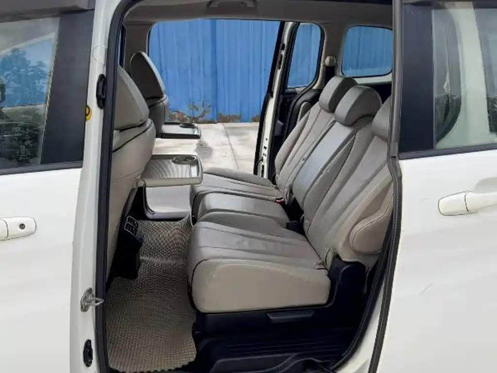 Mazda 5 — миниатюра 8