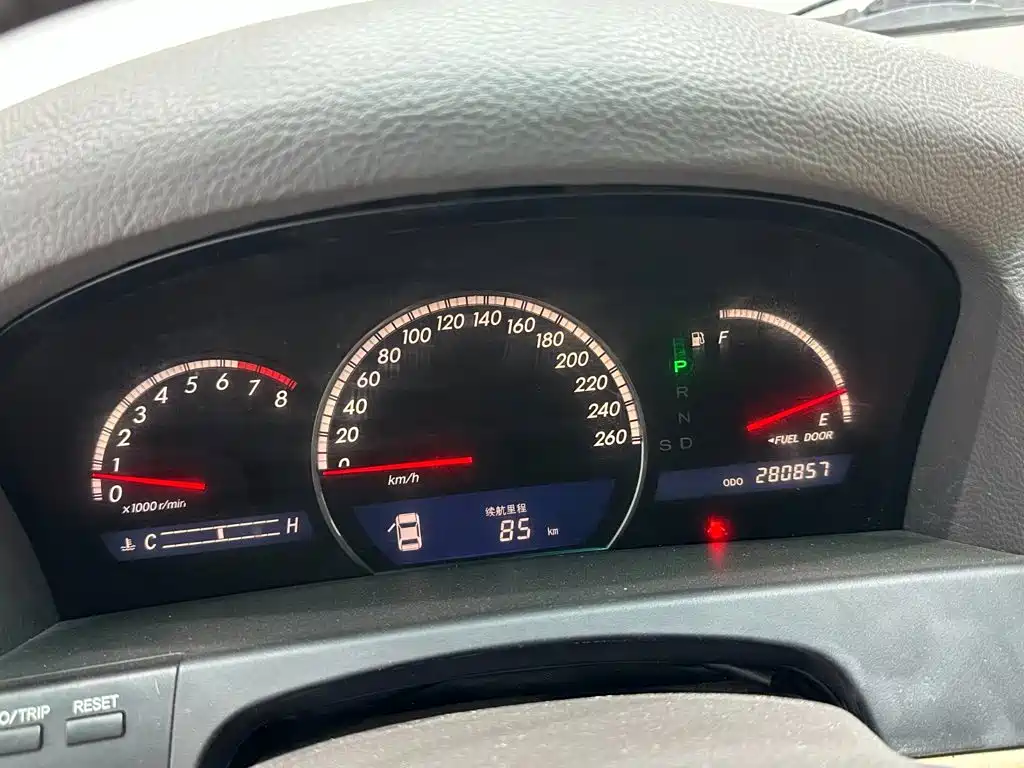 Toyota Crown — миниатюра 17