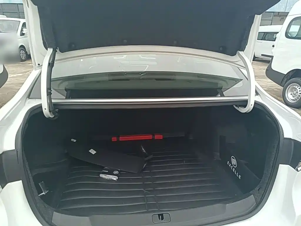 Buick Excelle — миниатюра 19