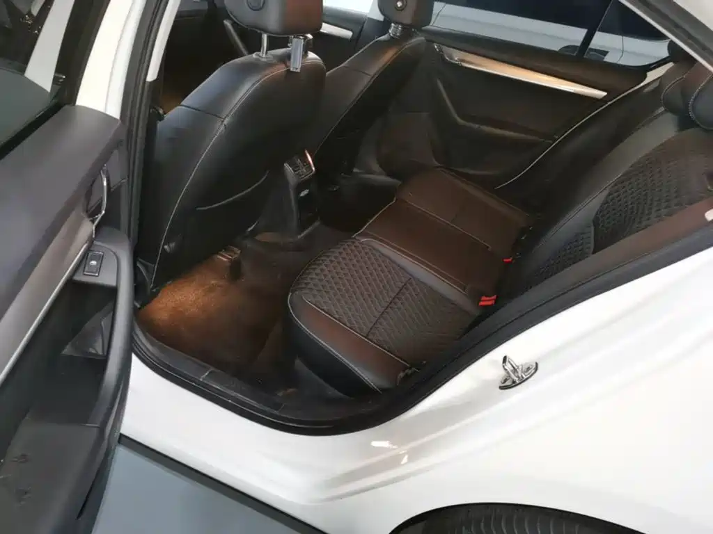 Skoda Octavia — миниатюра 17