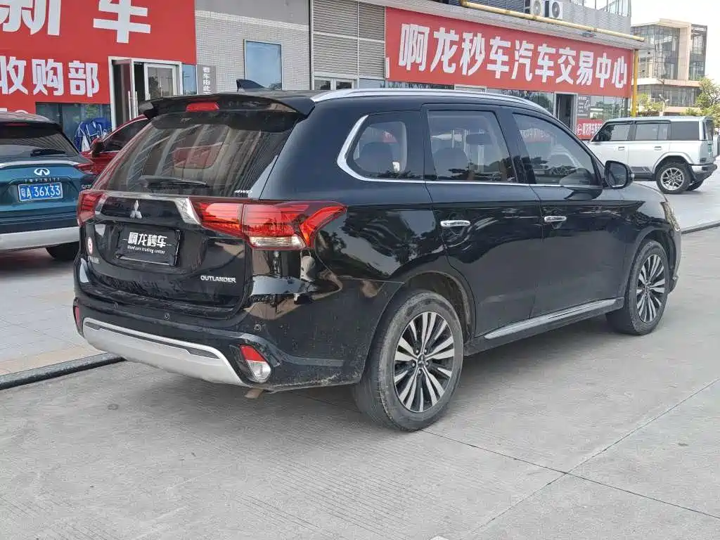 Mitsubishi Outlander — миниатюра 9