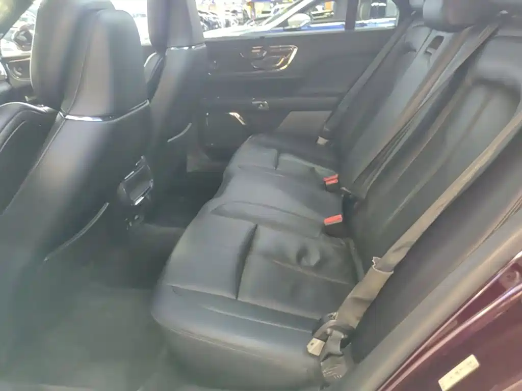 Lincoln Continental — миниатюра 17