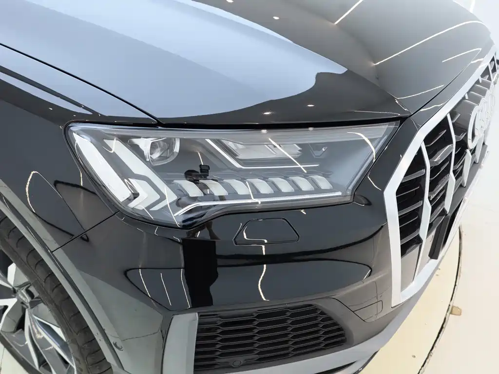 Audi Q7 2023 — фото 23