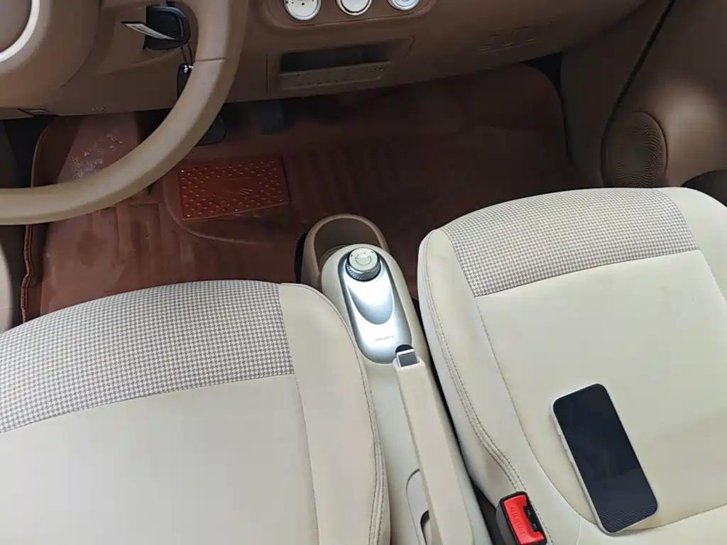 Wuling MINIEV — миниатюра 10