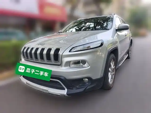 JEEP FREE LIGHT 2017