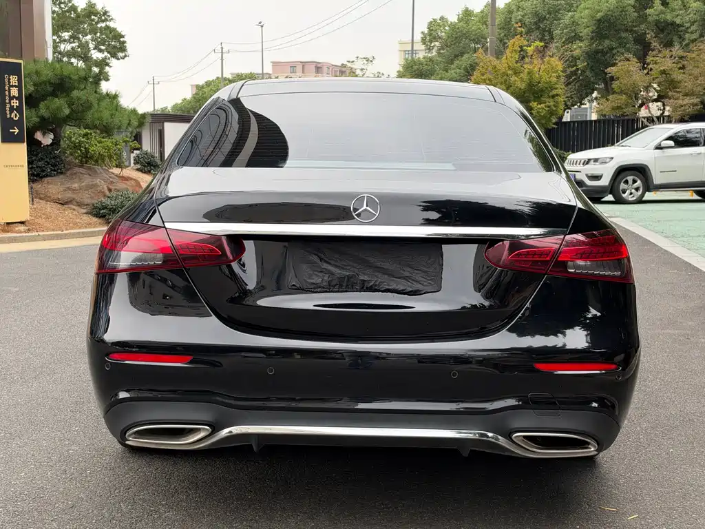 Mercedes-Benz E-Class — миниатюра 17