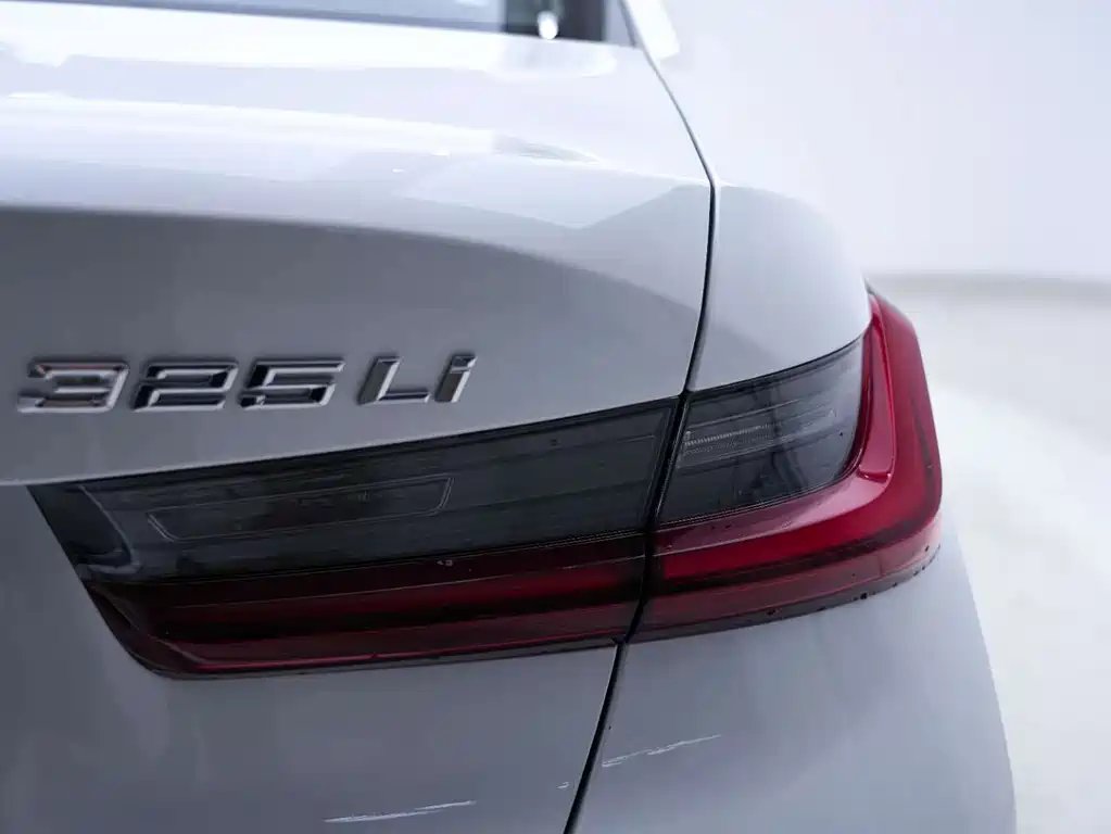 BMW 3 Series — миниатюра 14