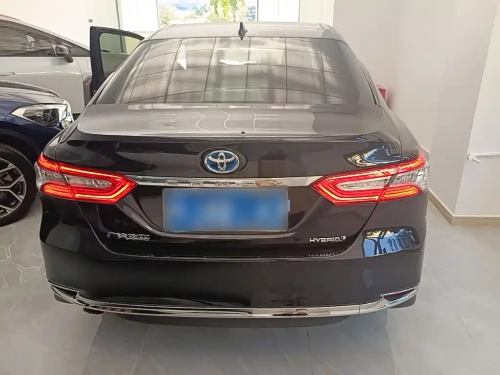 Toyota Camry — миниатюра 6
